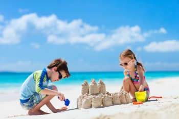 Holidays in Cat Ba beach