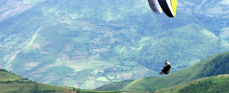 Paragliding festival in Yên Bai