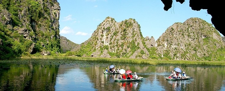 Tam Coc, the Halong Bay on land: Your next adventure