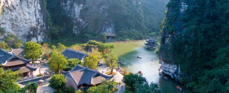 Trang An, UNESCO treasure: A peaceful water journey